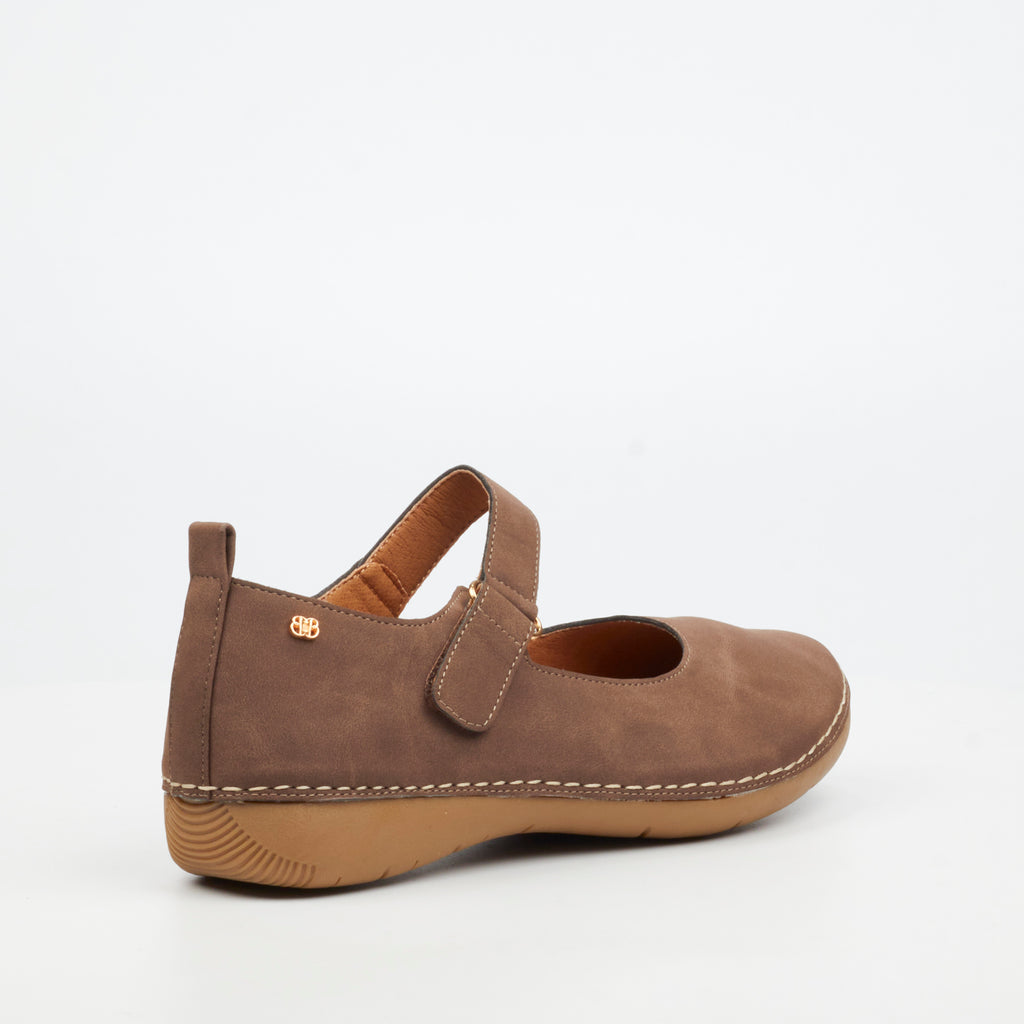 Butterfly Ladies Cindi 5 Faux Nubuck Pumps