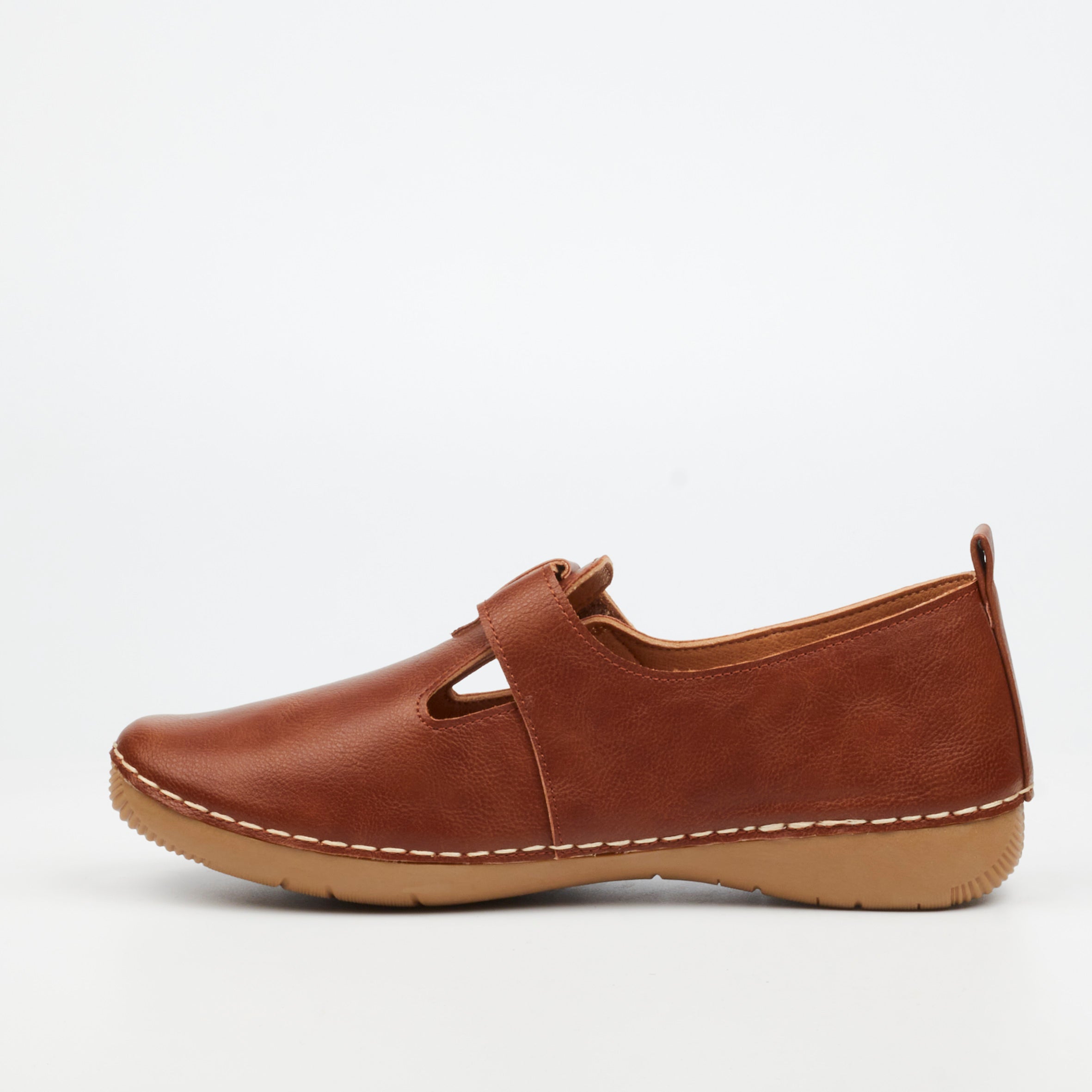 Butterfly Ladies Cindi 6 Faux Leather Pumps
