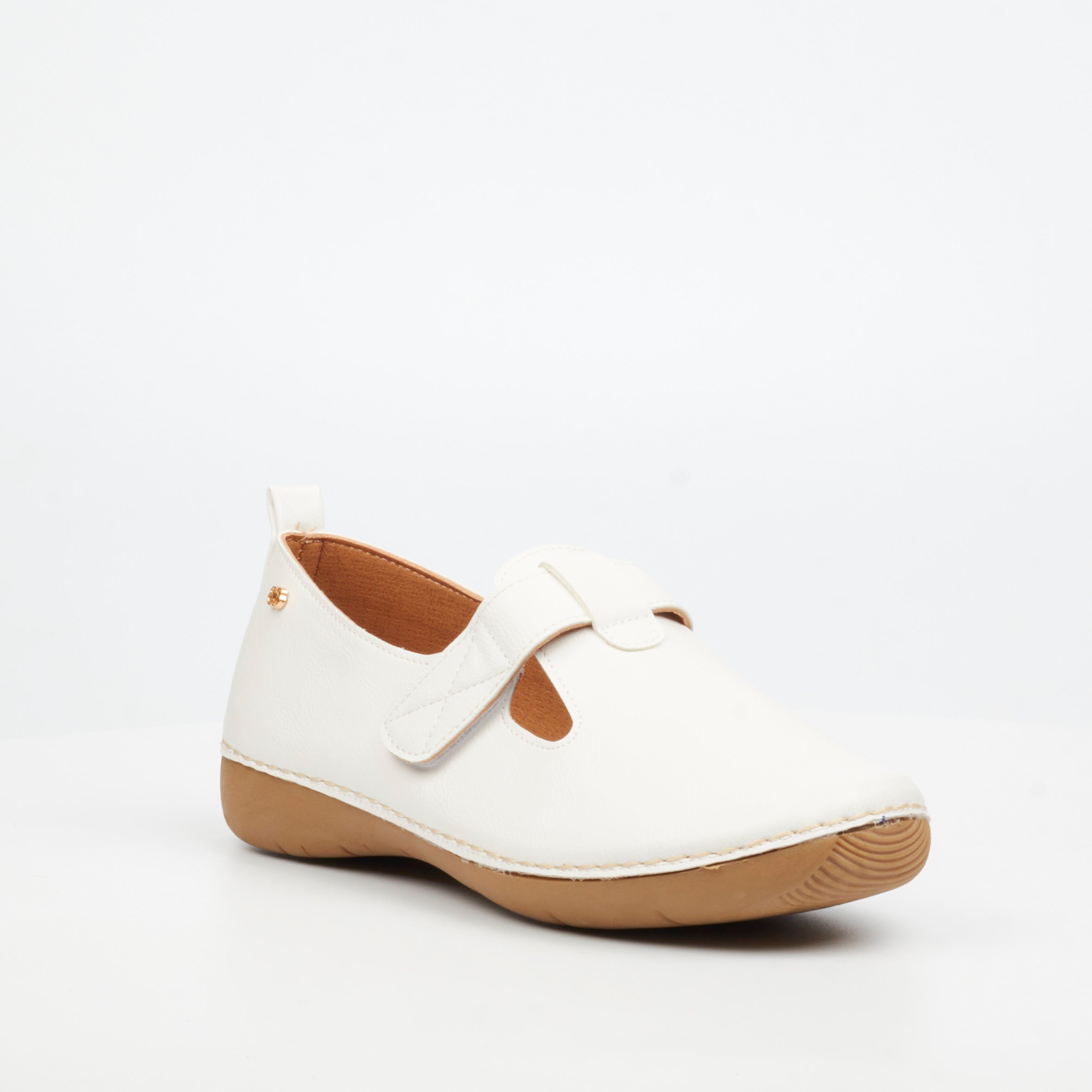 Butterfly Ladies Cindi 6 Faux Leather Pumps