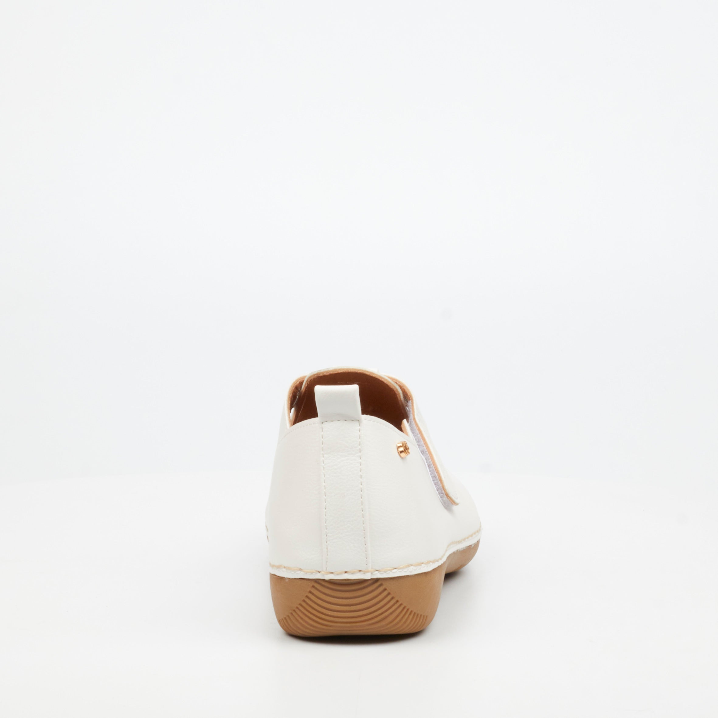 Butterfly Ladies Cindi 6 Faux Leather Pumps