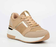 Load image into Gallery viewer, Butterfly Ladies Empire 1 Sneaker/Tekkie
