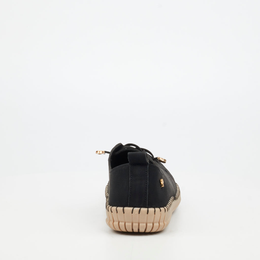 Butterfly Ladies Dayna 1 Faux Leather Shoe