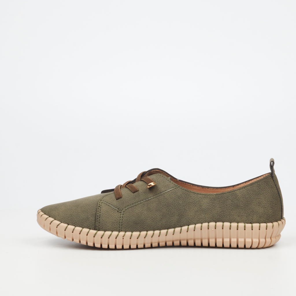 Butterfly Ladies Dayna 1 Faux Leather Shoe