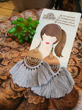 Load image into Gallery viewer, Accesories - Earings
